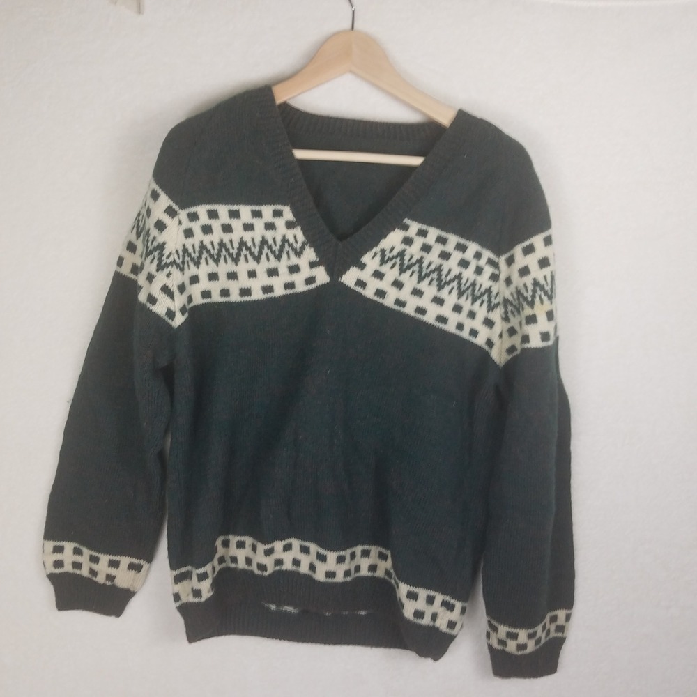 V-Neck Sweater Men L Green heather Fair Isle Geometric Wool blend Excellent vntg